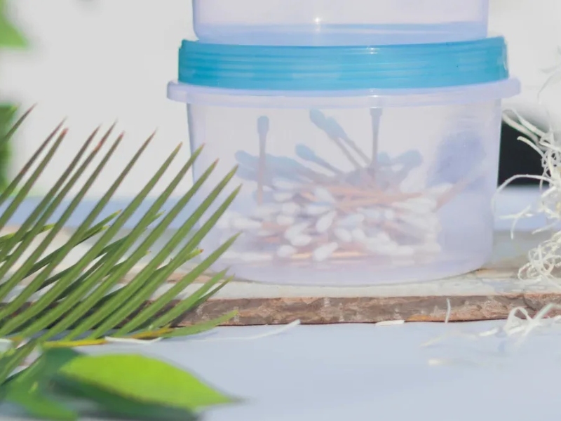 Why Crystal Screw Top Plastic Jars Are Ideal for Storage and How to Select Them